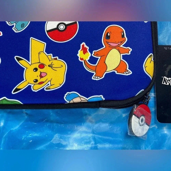 Pokémon - 15” Laptop Sleeve - Pikachu, Charmander, Squirtle,  & Bulbasaur - BNWT - Picture 3 of 7